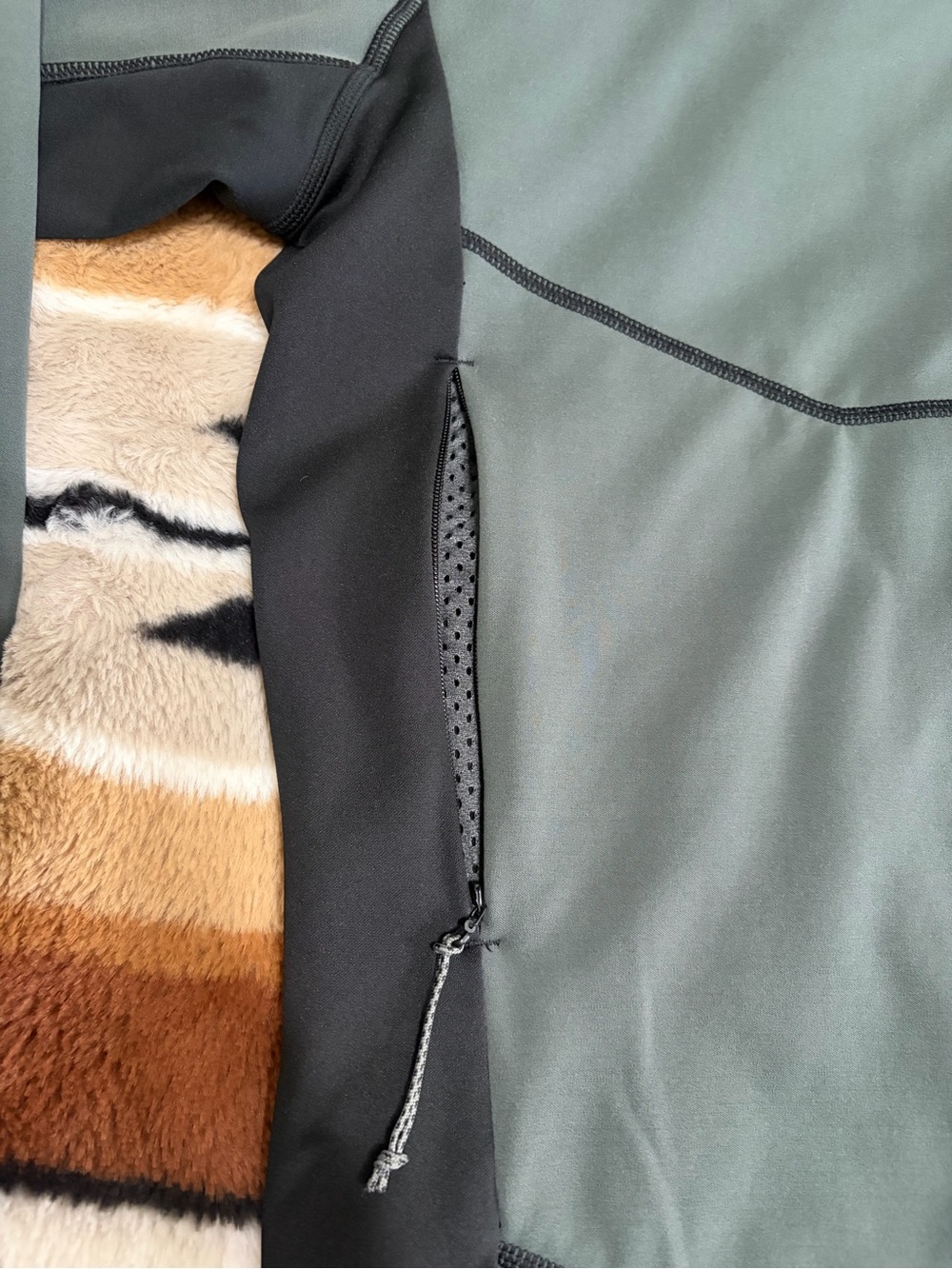 KUIU Hybrid 210 Zip T Smart Fleece Men’s Large - Picture 3 of 10